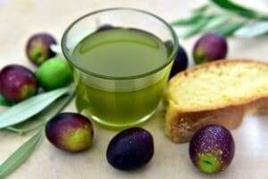 olive-oil-3803168_640